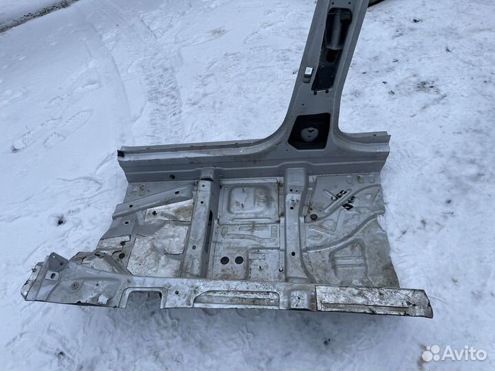 Порог правый Mercedes W211