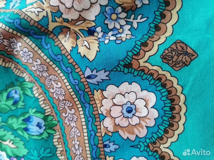 Павлопосадский платок (шаль)