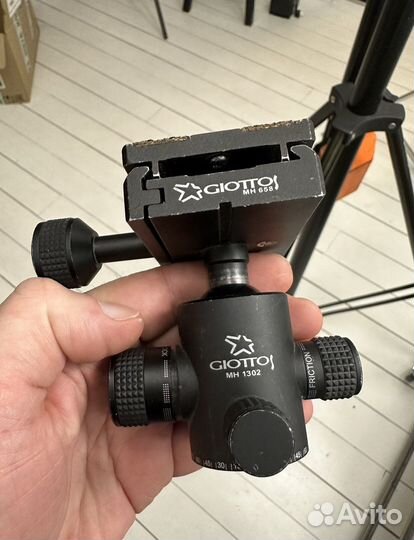 Giottos MH 658; Giottos MH 1302