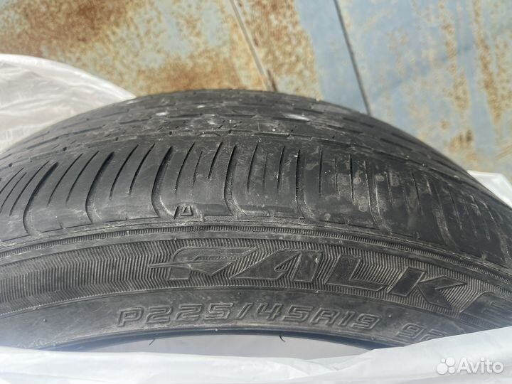 Falken Ziex ZE001 A/S 225/45 R19 92W