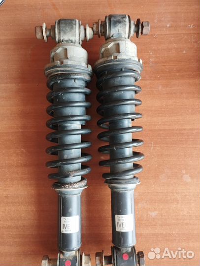 Задний амортизатор