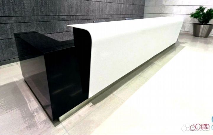 Ресепшн для клиники из искусственного камня