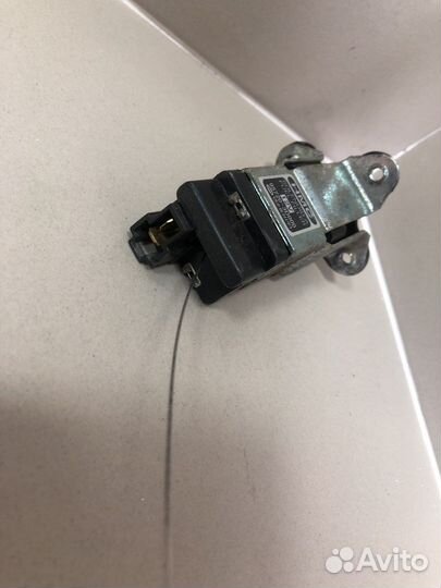 Активатор замок лючка бензобака Hyundai Sonata EF