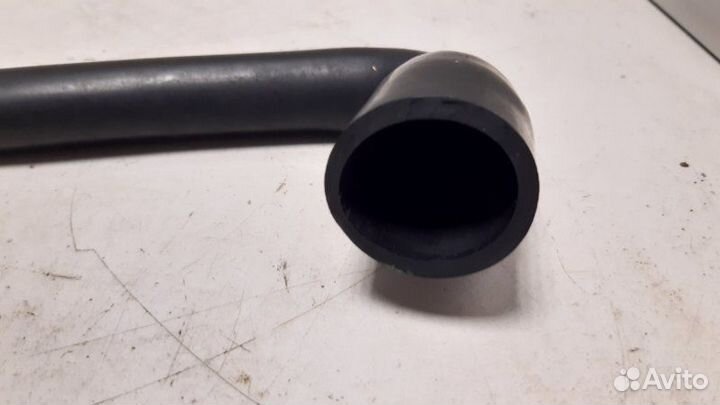 Патрубок вентиляции картера Volkswagen Golf