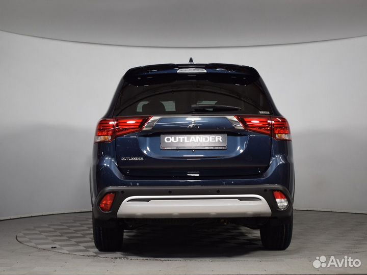 Mitsubishi Outlander 2.0 CVT, 2023