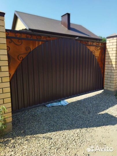 Заборы ворота калитки, скос травы, фундамент