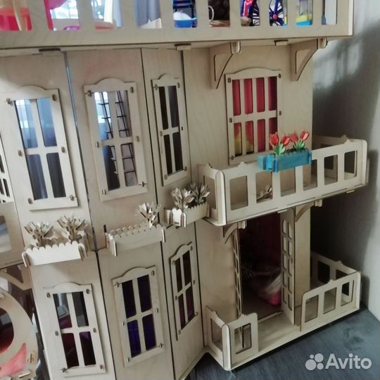 Большой дом для Барби