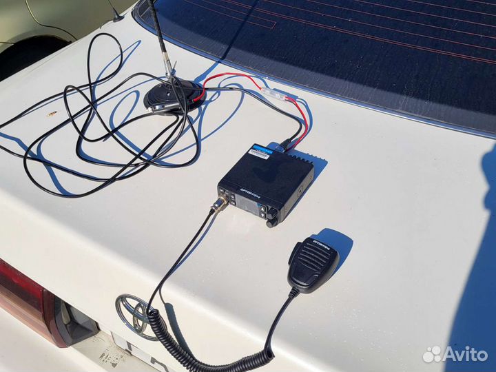 Автомобильная рация с антенной