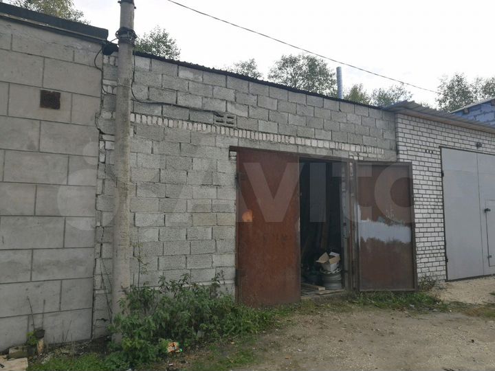 Гараж, > 30 м²