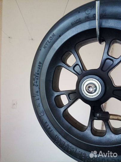 Колесо самоката надувное