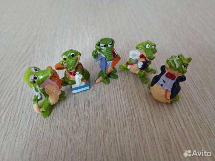 Игрушки из киндера 90х/ Крокодилы в школе