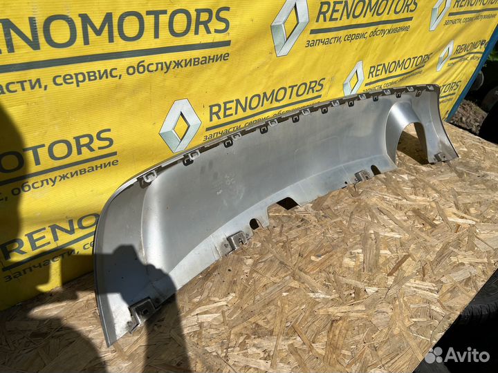 Накладка бампера Nissan Terrano D10