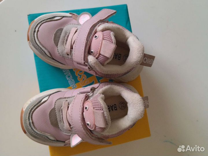 Кроссовки для девочки