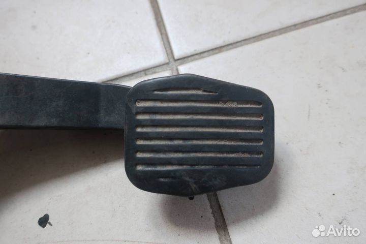 Педаль сцепления 4M51-7B633-AS Форд Фокус 2 Focus