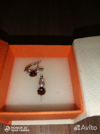 Продам серьги серебро 925