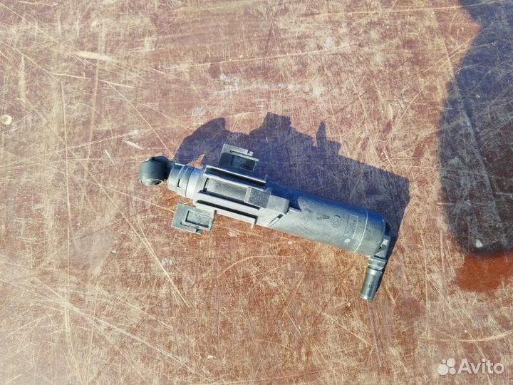 Форсунка омывателя фар левая Audi A5 8T 2008-2016