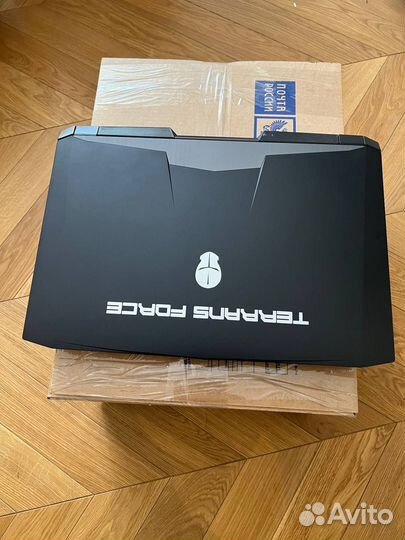 Clevo P775TM i7 9700, rtx 2070super 8gb, 32gb