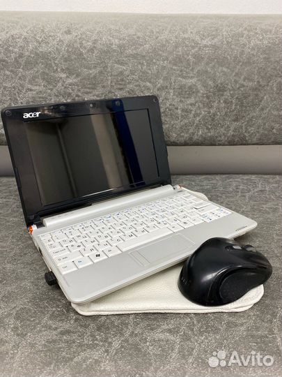 Acer Aspire One ZG5 Нетбук