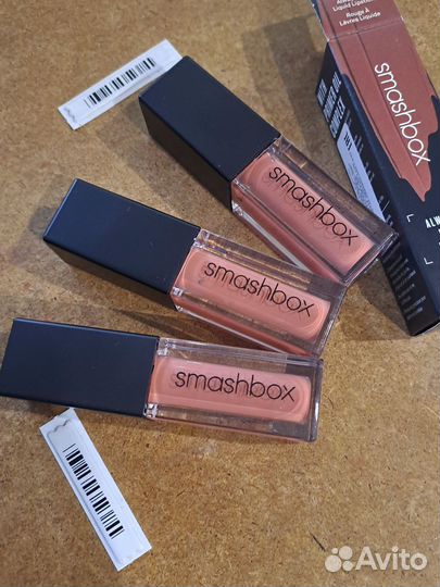 Помада для губ Yes Honey. Smashbox