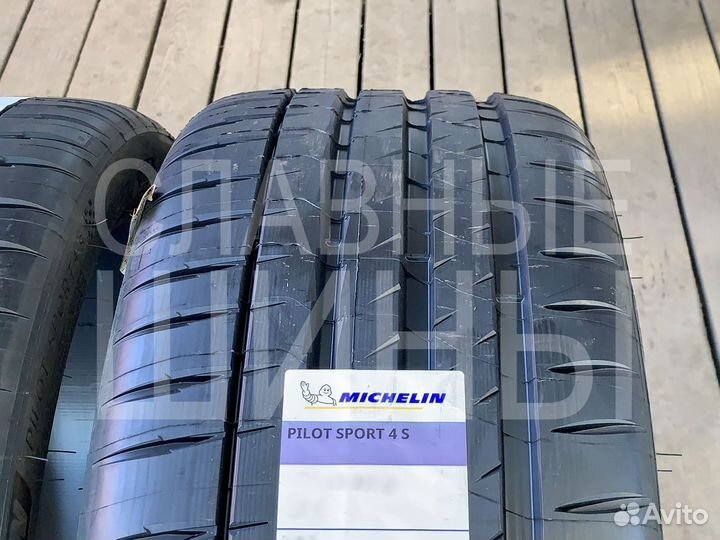 Michelin Pilot Sport 4 S Acoustic 265/35 R21 101Y