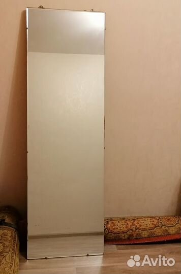 Старинное настенное зеркало