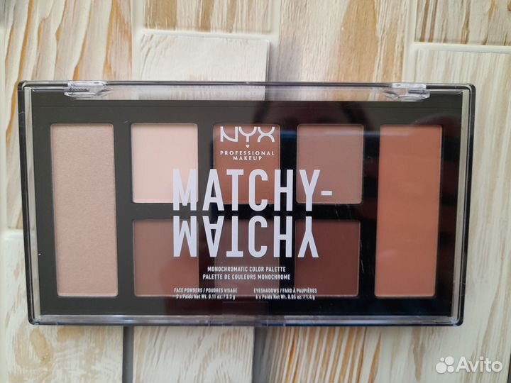 Косметика новая (тени, блеск, маска, маникюр)