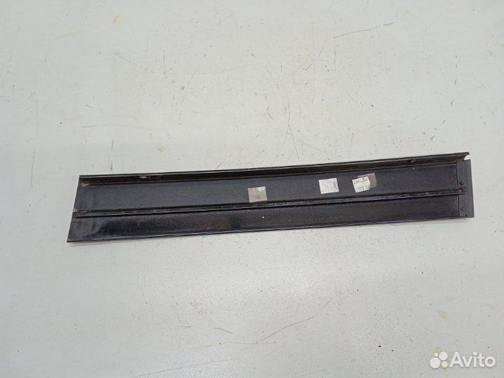Накладка левая Mercedes-Benz Gl 164 OM 642 DE 30