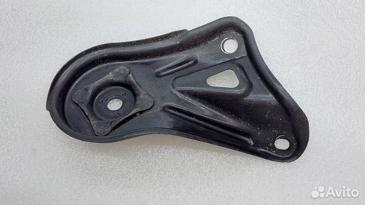 Кронштейн балки задний правый Toyota Camry XV55