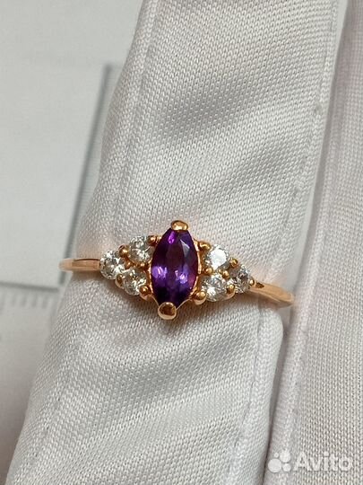 Золотое кольцо с фианитом 17р