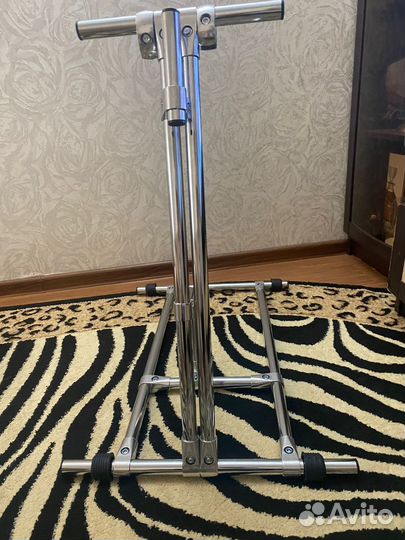 Стойка для игрового руля