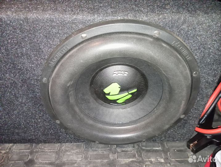 Сабвуфер и усилитель в машину