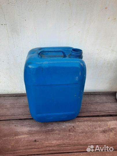Бак и канистры для воды. Пластик