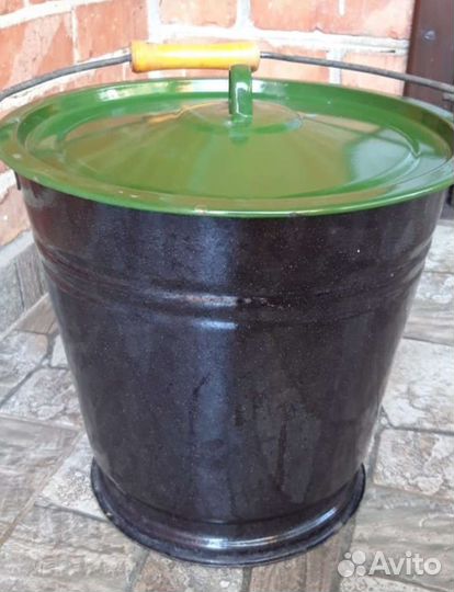 Эмалированное ведро
