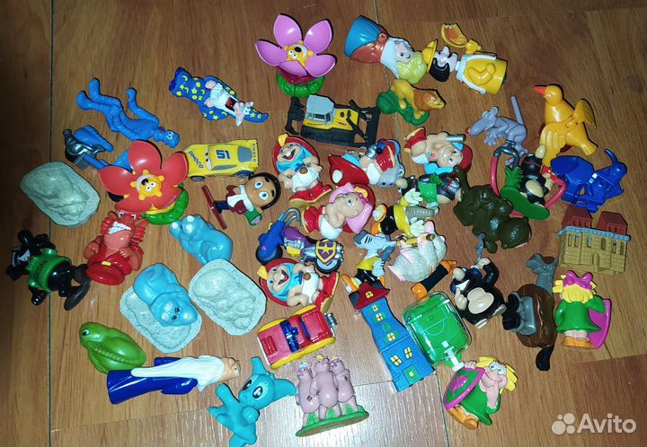 Игрушки из Киндера разные