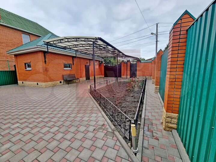 Дом 164,8 м² на участке 8,5 сот.