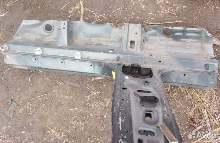 Камри 30 04г. Порог Левый средней стойкой тойота