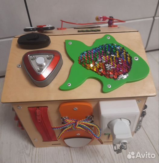 Бизиборд домик со светом кimтоys