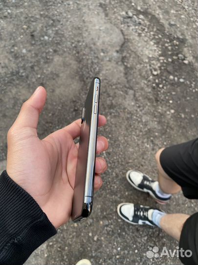 iPhone X, 64 ГБ