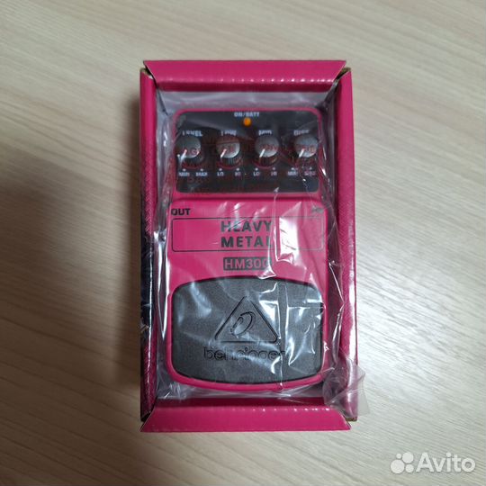Гитарная педаль behringer HM300