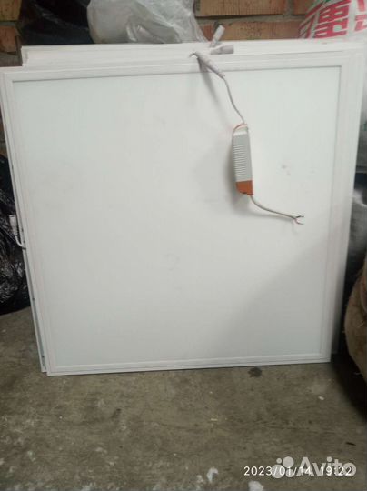 Светильники потолочные диодные б/у