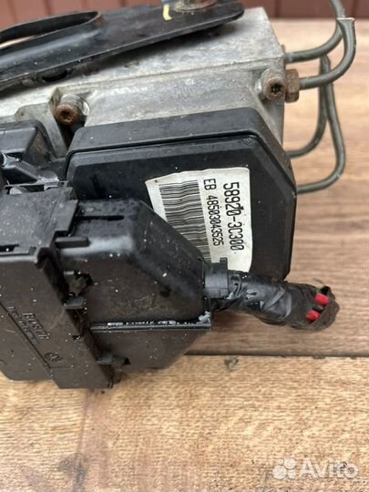 Блок ABS Hyundai Sonata V 2.0 2006