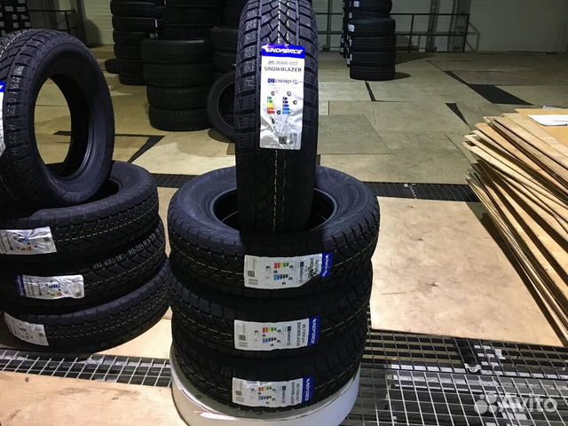 Windforce Snowblazer 215/70 R16 100T