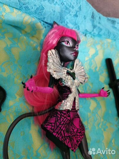 Кукла Монстер Хай Кети нуар буйорк)сет кошек чарли