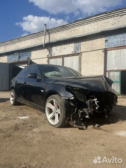 В разборе BMW 5 E60