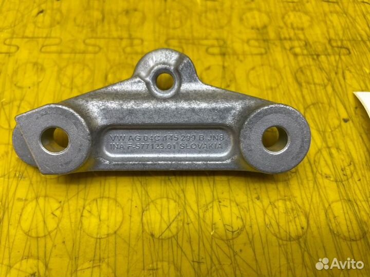 Кронштейн ролика промежуточного Volkswagen Polo