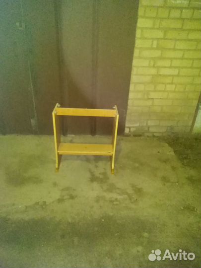 Овальный стол