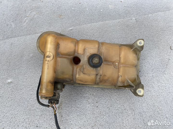 Расширительный бачок mercedes 124