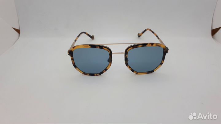 Солнцезащитные очки в ассортименте