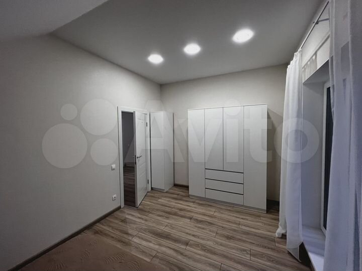 Коттедж 215 м² на участке 15 сот.