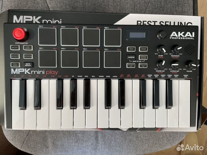 Akai PRO MPK Mini Play миди клавиатура синтезатор